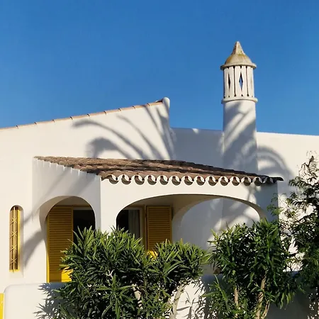 Vilamoura 3br Villa, Ac, Pool Access & Golf Nearby Quarteira