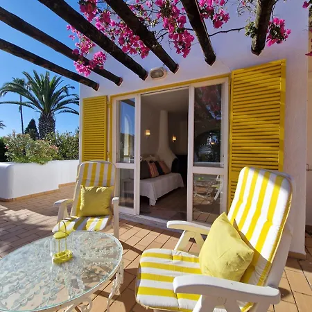 Villa Vilamoura 3br Villa, Ac, Pool Access & Golf Nearby *