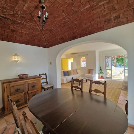 Villa Vilamoura 3br Villa, Ac, Pool Access & Golf Nearby