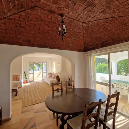 Vilamoura 3br Villa, Ac, Pool Access & Golf Nearby Quarteira