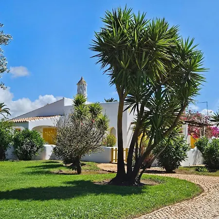 Vilamoura 3br Villa, Ac, Pool Access & Golf Nearby Villa Quarteira