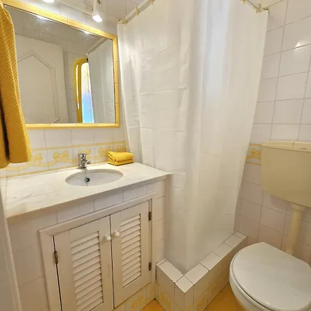 Vilamoura 3br Villa, Ac, Pool Access & Golf Nearby Villa Quarteira