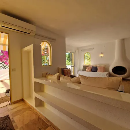 Vilamoura 3br Villa, Ac, Pool Access & Golf Nearby Villa Quarteira