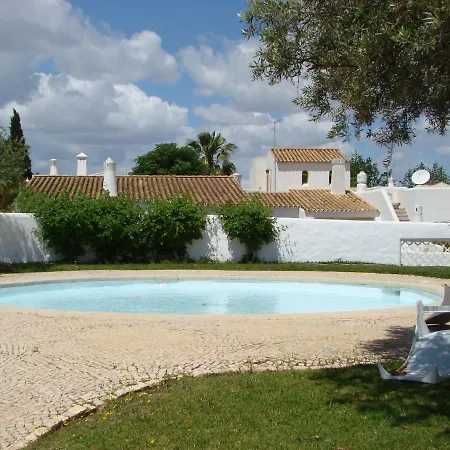 Villa Vilamoura 3br Villa, Ac, Pool Access & Golf Nearby Quarteira