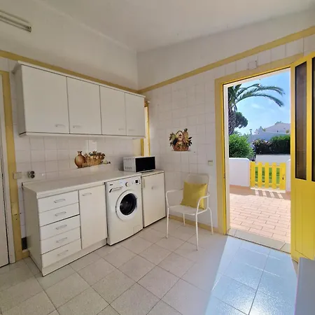 Vilamoura 3br Villa, Ac, Pool Access & Golf Nearby Quarteira