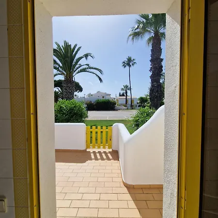 Vilamoura 3br Villa, Ac, Pool Access & Golf Nearby * Quarteira